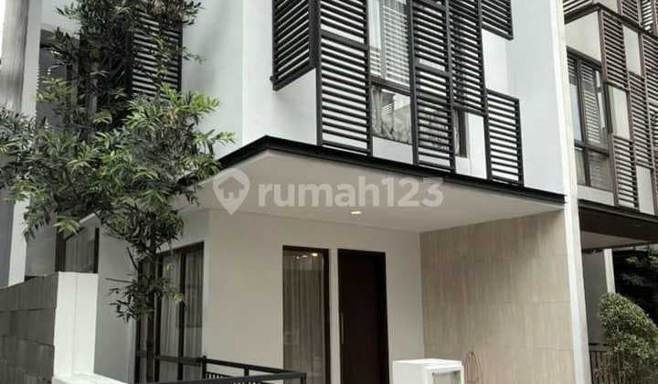 Rumah Hook Full Furnished Sesuai Foto di Greenwich Baru Kelar Renov 3 Br Lokasi Strategis