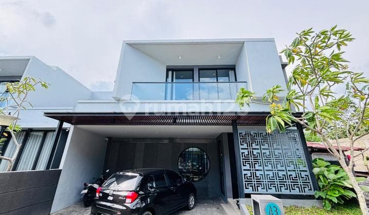 Rumah Mewah Baru Full Furnished - 7 Menit ke Jcm