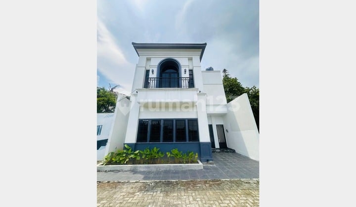 Rumah 2 Lantai Siap Bangun di Jogja - Desain Modern & Lokasi Premium!