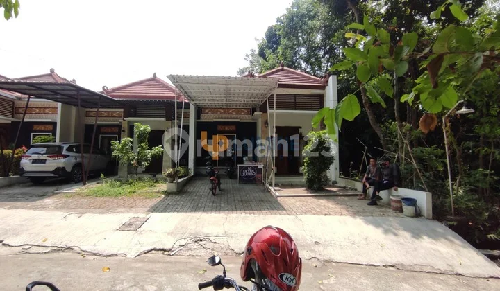 Rumah Strategis Prambanan Dekat Jalan Raya Solo Jogja