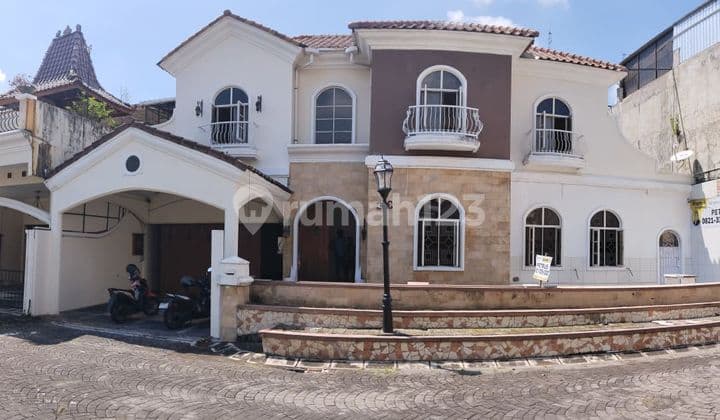 Translation: For Sale Premium Residence Near UPN & Pakuwon Mall