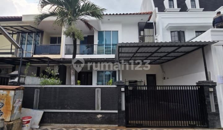 Rumah Siap Huni di Taman Modern, Cakung. Lokasi Strategis dan Dekat Aeon Mall.