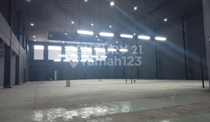 Spacious and Strategic Building and Warehouse in the Center of Tegal City