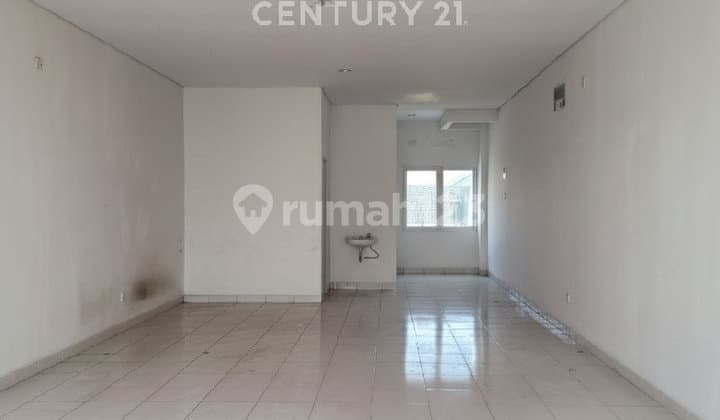 Ruko 2 Lantai Letak Strategis Cocok untuk Usaha