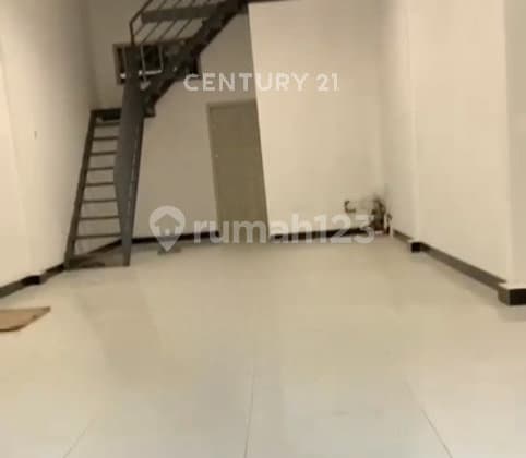 Ruko Dua Lantai Komersial dan Strategis di Tengah Kota Tegal