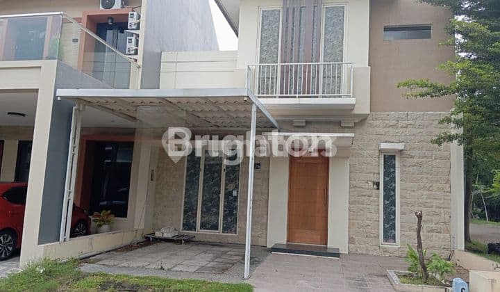 Rumah 2 lantai di lokasi yang nyaman