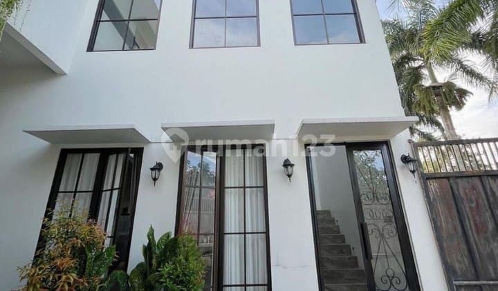 Beautiful Fully Furnished House Near Toll Exit in Cemorokandang, Malang