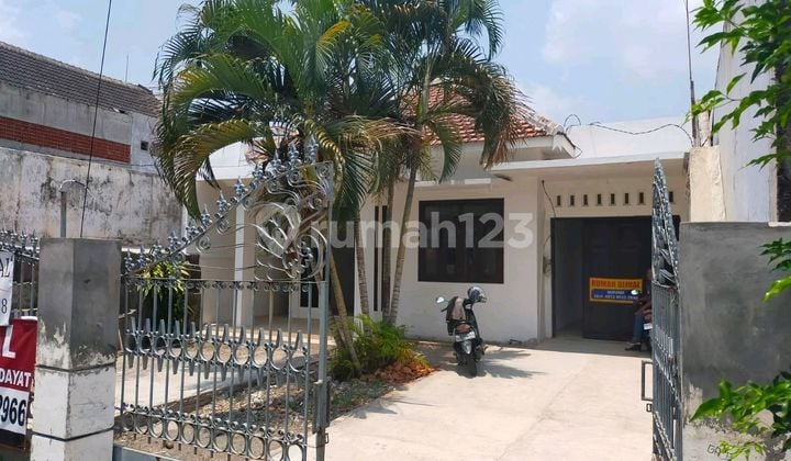 Rumah 1 Lantai Lokasi di Tengah Kota Surakarta