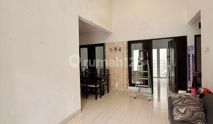 Dijual Rumah Semi Furnished Siap Huni, Lokasi Cluster di Graha Raya Bintaro