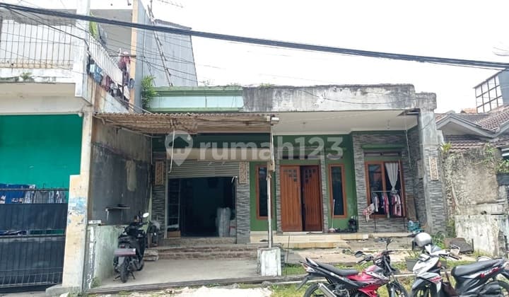 Rumah Dekat ke Pusat Perbelanjaan di Gempol Asri Raya