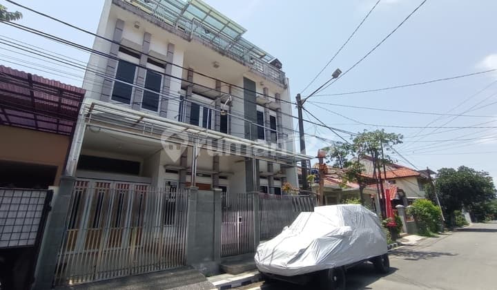 Rumah Minimalis Modern di Kebon Kopi - Hunian Luas Dalam Komplek