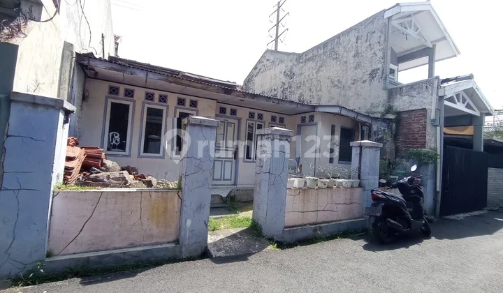 Rumah Hitung Tanah Perlu Renovasi di Cijerah Rumah Hitung Tanah Perlu Renovasi di Cijerah
