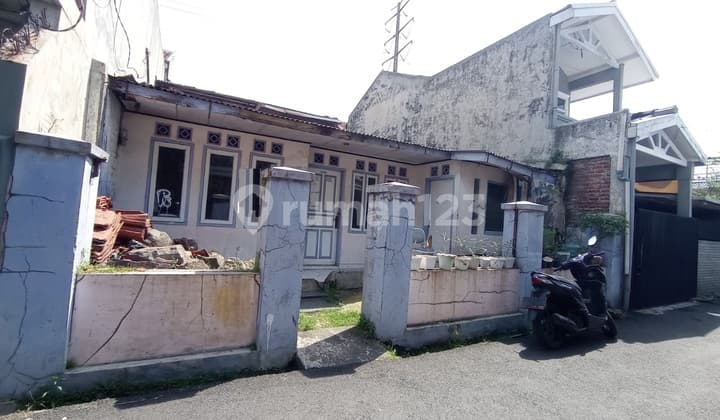 Rumah Hitung Tanah Perlu Renovasi di Cijerah