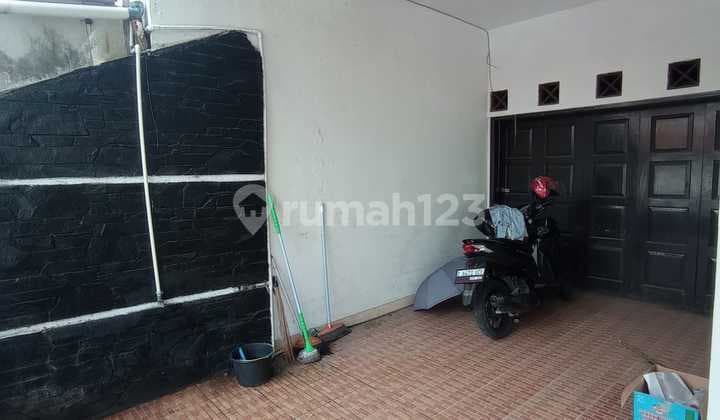 Ruko Berada di Dalam Komplek Mainroad Pharmindo