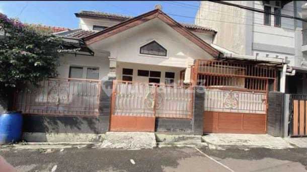 Rumah Stylish & Modern di Pharmindo, Lokasi Super Strategis