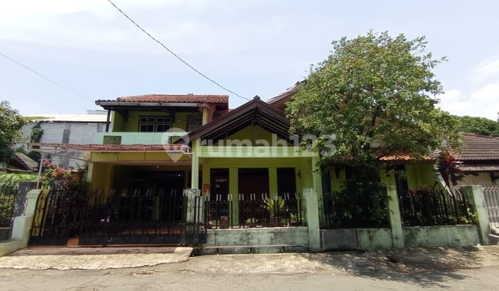 Rumah di Pharmindo - Luas & Strategis