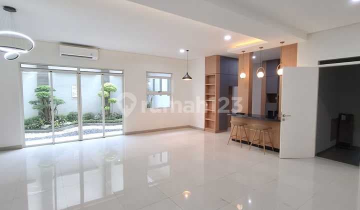 Rumah Luxury Naganingrum Kota Baru Parahyangan