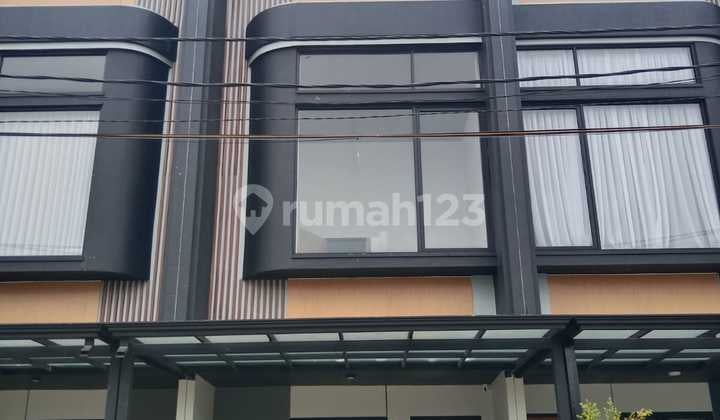 Modern House in Padalarang
