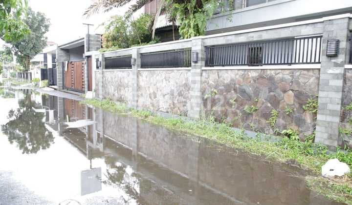 Luxurious Soekarno Hatta Wing House