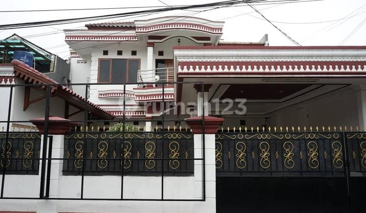 JUAL CEPAT Rumah Rapi Renovasi di Komplek Kebon Jeruk, Jakbar (Non Cluster)