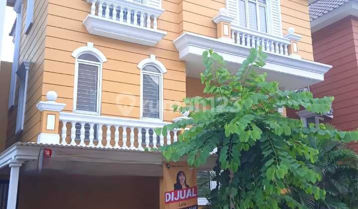 Dijual Cepat Rumah Bagus & Baru Renovasi di Gading Serpong Cluster Omaha Village,Jalan Harney No 9