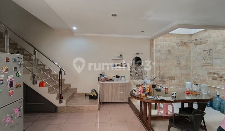 Rumah Siap Huni di Villa Danau Indah 2Lantai