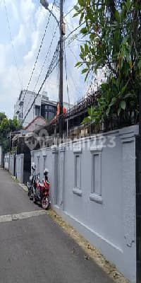 Rumah Kemang Jakarta Selatan Lokasi Strategis (Bekas Konveksi)
