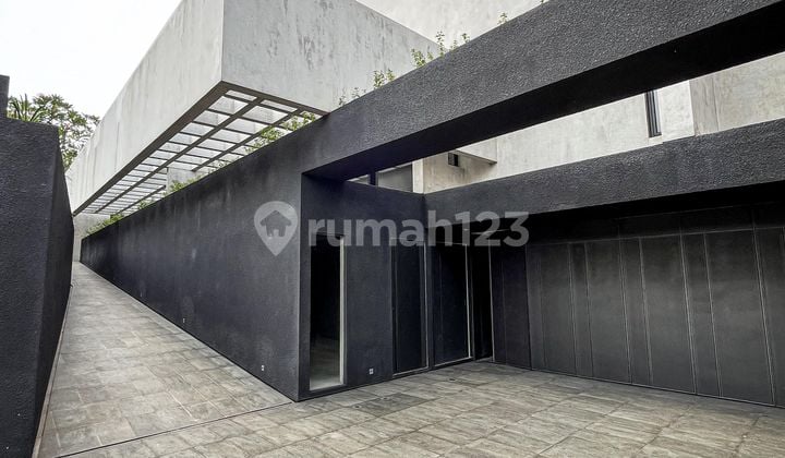 Luxury Contemporary House Kemang Ampera, Private Pool, Indoor Garden, Tanah Luas 1150 M²