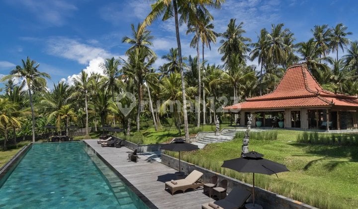 Rare Beachfront Masterpiece - Freehold Heritage Estate In West Bali