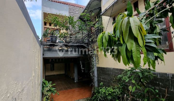 Rumah Jakarta Selatan 2,7M - 3 Lantai Luas 219M²