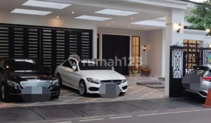 Rumah 2 Lantai American Classic di Cilandak Jakarta Selatan