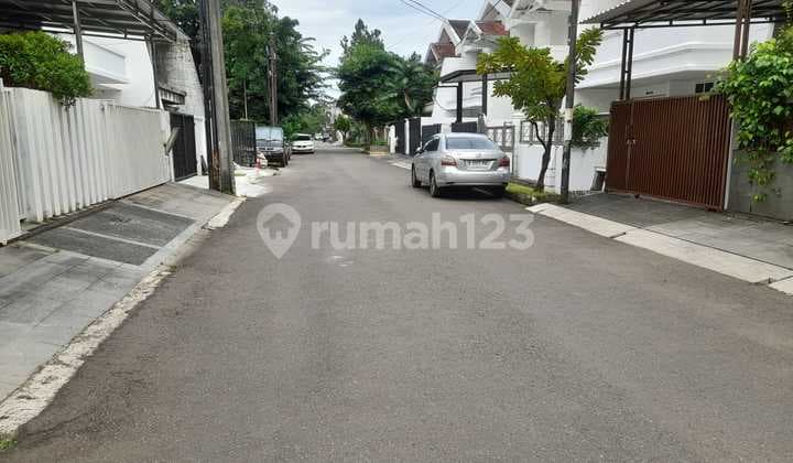 For Quick Sale: 2-Story House in Janur Elok, Kelapa Gading, North Jakarta