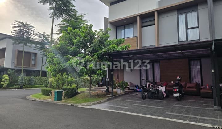 Ready-to-Occupy Corner House in Mullberry Cluster, Summarecon Bekasi