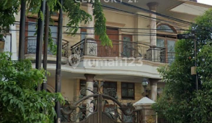 Rumah Mewah 2 Lantai di Gajah Raya Cocok untuk Keluarga Harmonis