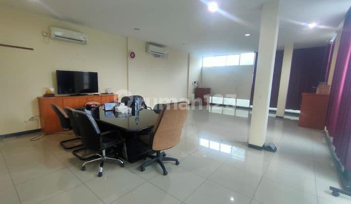 For Rent: Corner Shop in Kayu Putih