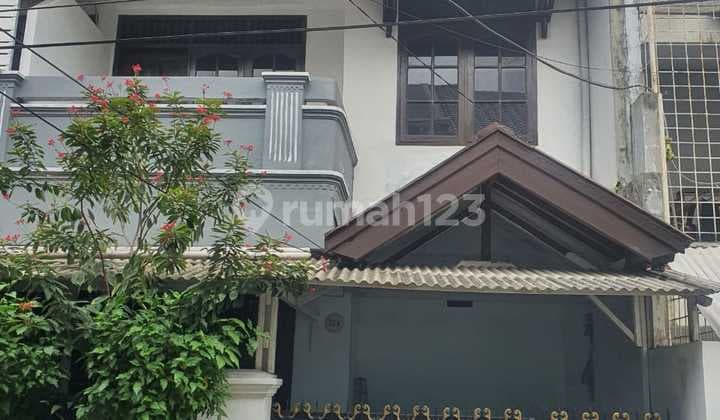 For Rent 2-Story House in Tanjungduren