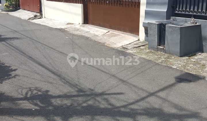 Di Sewakan Rumah 2 Lantai di Tanjung Duren