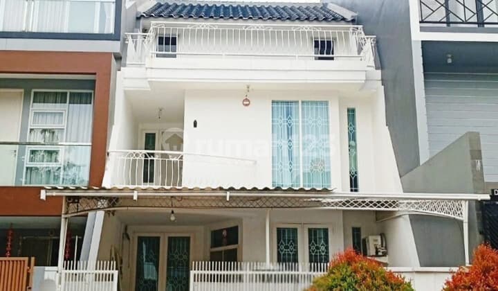 Rumah Grisenda Pik 6X18 2.5 Lantai Jalan Lebar