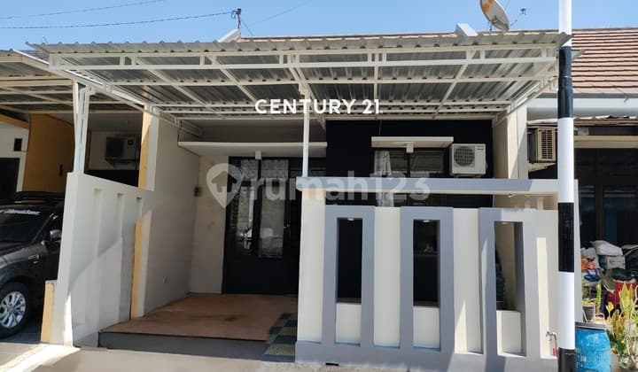 Comfortable Flood-Free Strategic House in Banyumanik
