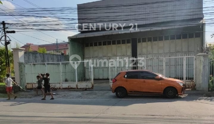 Ruko Besar di Gajah Raya Bebas Banjir Showroom