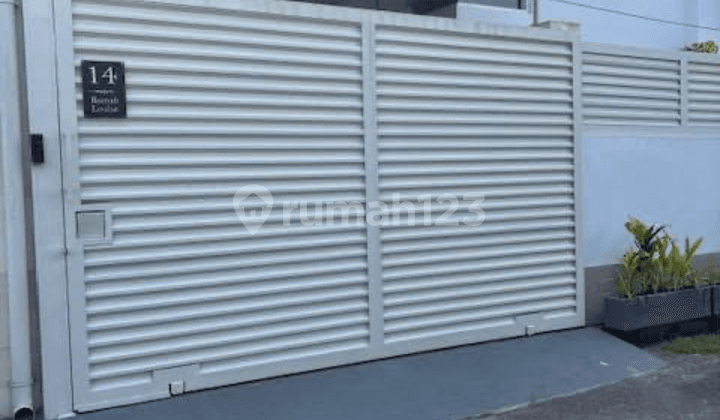 Modern Minimalist House