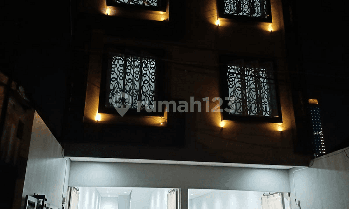 Dijual Ruko Jejer Raya Genteng Surabaya