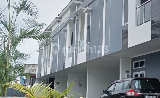 Dijual Rumah Mewah di Jalan Arjuna Pisangan Baru