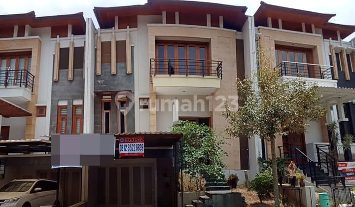 Rumah Mewah Komplek Ciumbuleuit Pusat Kota Bandung Dekat Unpar