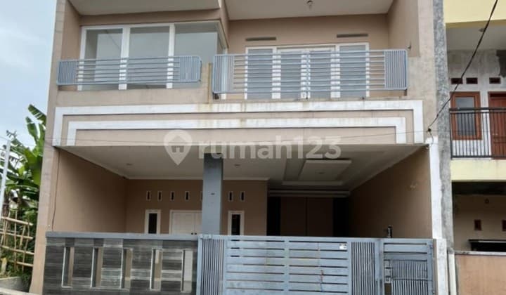 Beautiful House Cibabat Cihanjuang New Building Good Rooftop View