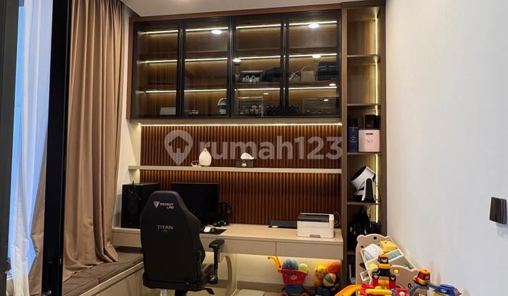 Hunian Nyaman Rumah 3 Lantai Full Furnished Baru Renov di Sunter