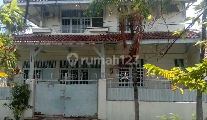 Quick Sale! Hook House in Kayu Putih Timur, East Jakarta, Land Area 303 - 7+1 KT
