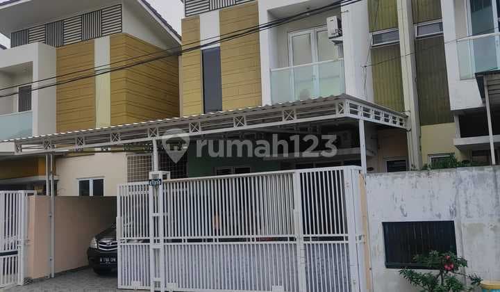 Hunian Strategis Duta Garden Beverly Hills - LT 160 / LB 180, SHM