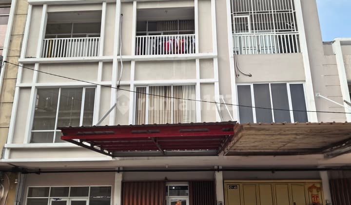 Dijual Ruko 3 Lantai - Cbd Golden Palm Taman Surya 5 bisa untuk Usaha atau Dijadikan Rumah Tinggal. Bangunan Sudah Rapih dan Siap Pakai