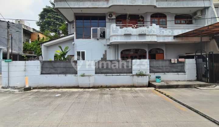 Spacious House in Kembangan Selatan, West Jakarta, Land Area 167, Building Area 300, Near Puri Indah School and Hospital